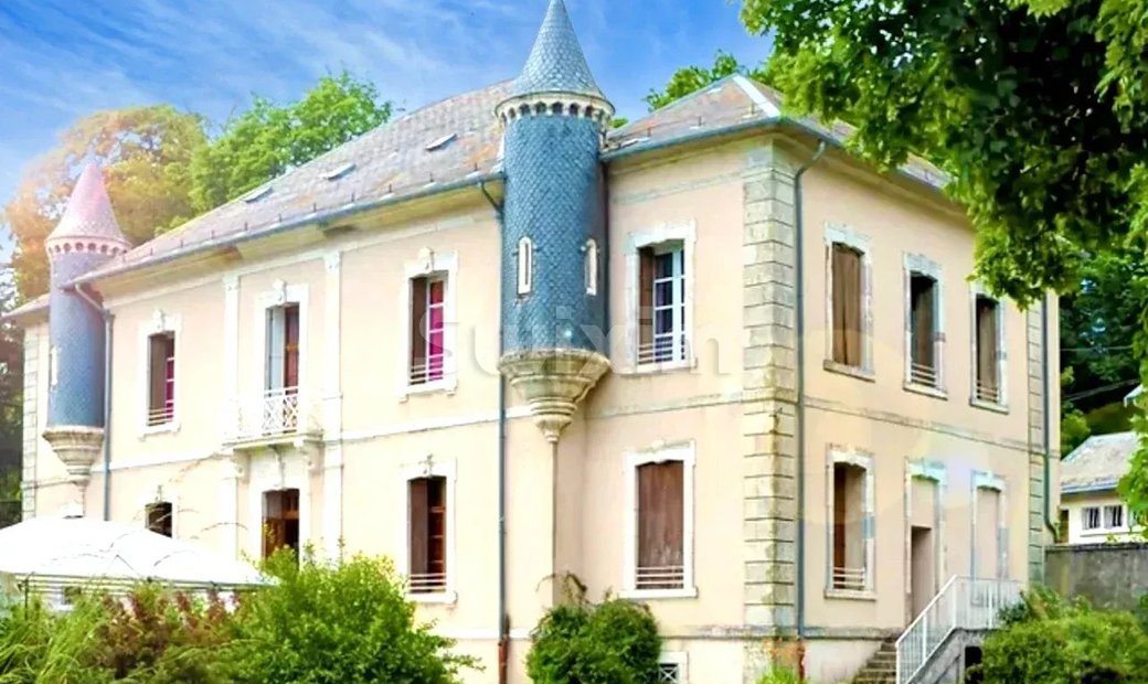 La Salvetat Sur Agout Castle