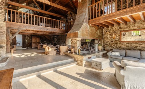 20 Minutes From The Sea : 19th C. Neogothic Style Chateau In Normandy