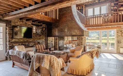 20 Minutes From The Sea : 19th C. Neogothic Style Chateau In Normandy