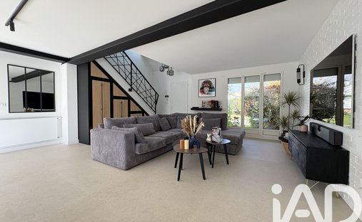 House in Sud Ouest, Lesigny, France 1