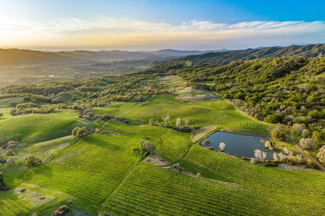 House in Ukiah, California, United States 1 - 16618773
