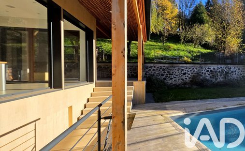 Castle for Sale in Aurillac, Auvergne-Rhône-Alpes, France