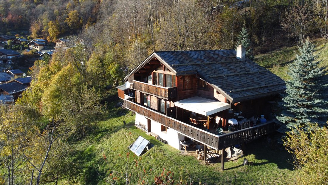 Chalet in Bozel, Auvergne-Rhône-Alpes, France 1 - 16619035