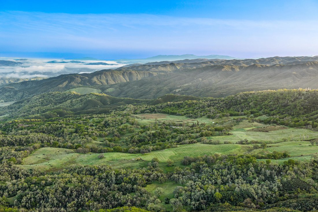 House in Ukiah, California, United States 2 - 16618773