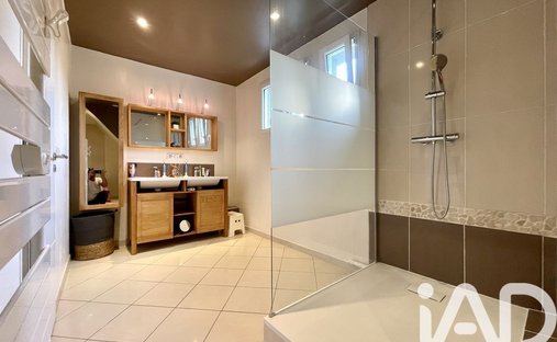 Castle for Sale in Meaux, Île-de-France, France