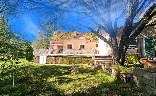 Castle for Sale in Plan-d'Aups-Sainte-Baume, Provence-Alpes-Côte d'Azur, France