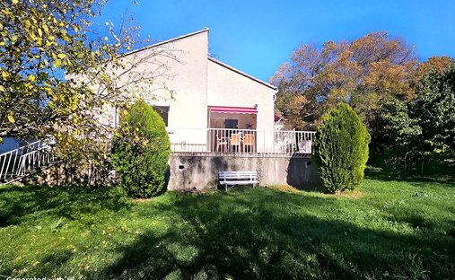 Castle for Sale in Plan-d'Aups-Sainte-Baume, Provence-Alpes-Côte d'Azur, France