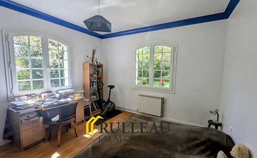 Castle for Sale in Bouliac, Nouvelle-Aquitaine, France