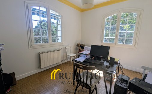 Castle for Sale in Bouliac, Nouvelle-Aquitaine, France