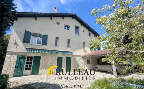 Castle for Sale in Bouliac, Nouvelle-Aquitaine, France