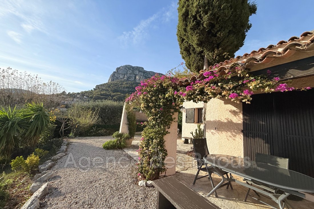 Villa in Saint-Jeannet, Provence-Alpes-Côte d'Azur, France 2 - 16579913