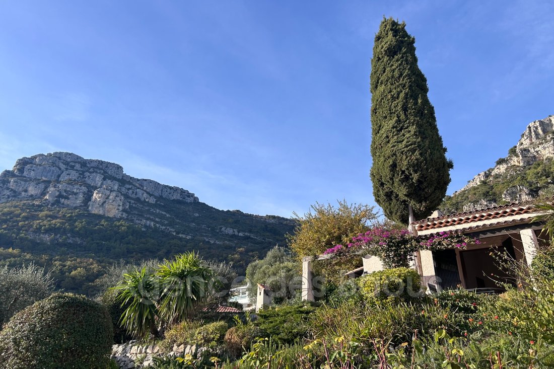 Villa in Saint-Jeannet, Provence-Alpes-Côte d'Azur, France 1 - 16579913