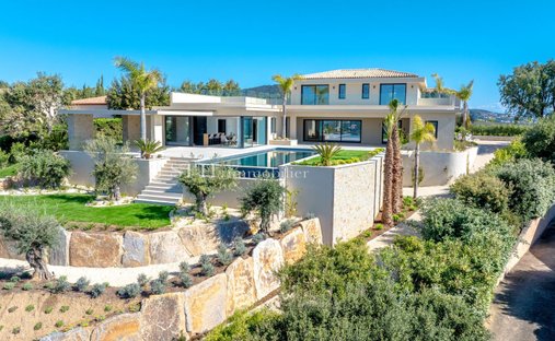 Villa in Ville-Les Saquedes-Le Bouillonnet, Sainte-Maxime, France 1