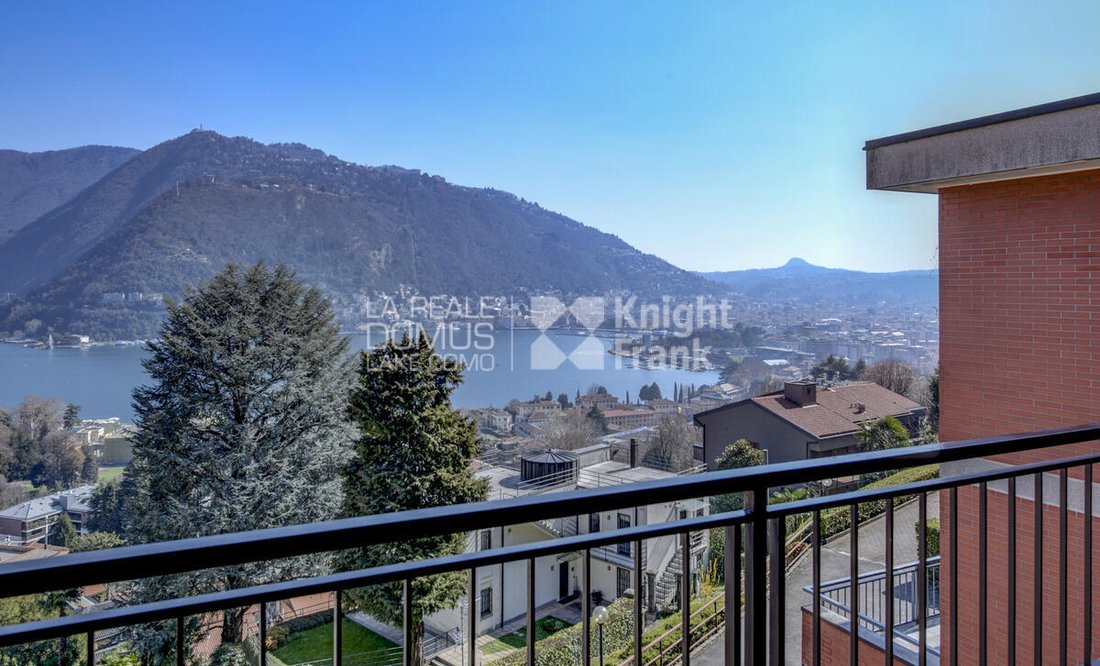 Villa in Sagnino-Tavernola-Monte Olimpino, Como, Lombardy 1 - 16621727