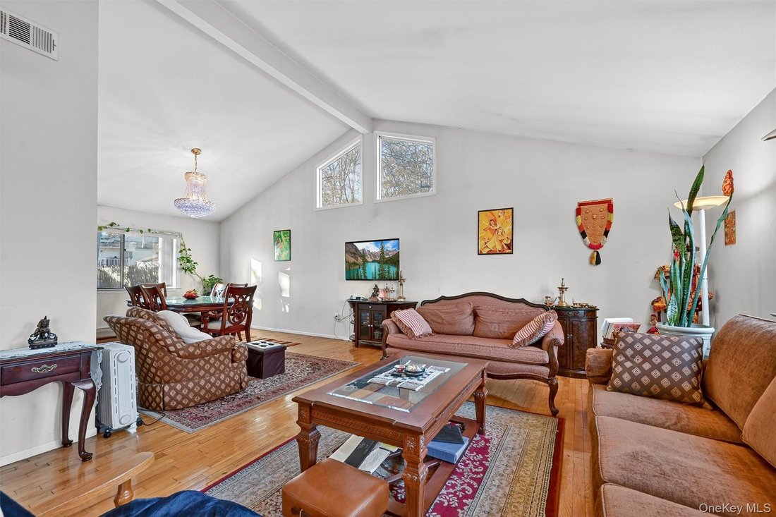 House in Spring Valley, New York, United States 5 - 16621716