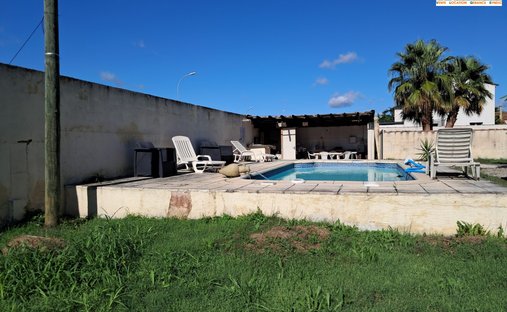 Castle for Sale in Istres, Provence-Alpes-Côte d'Azur, France