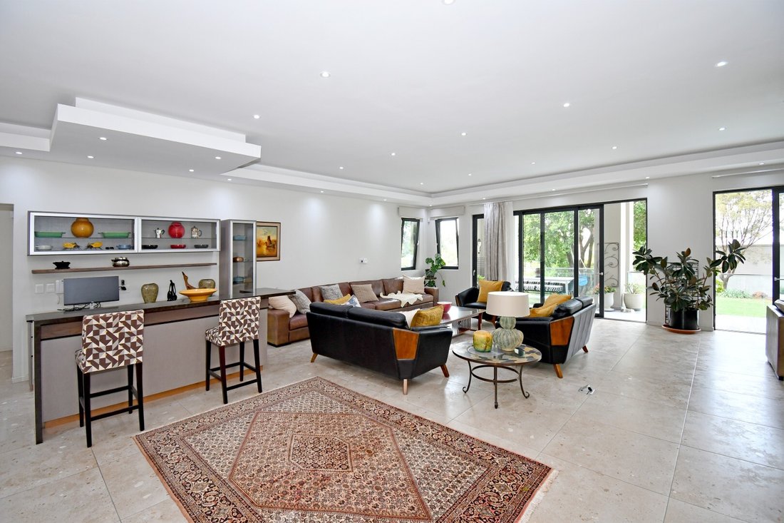 House in Benmore Gardens, Gauteng, South Africa 4 - 16622293