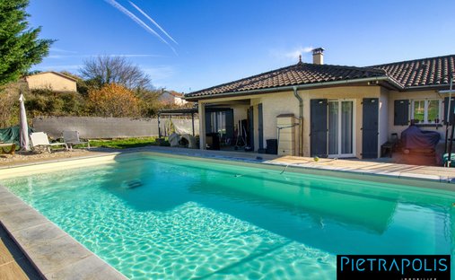 Beautiful Property Of The XI Xth Century Of Tuscan Style In The Heart Of A Closed Park And Raises Abo