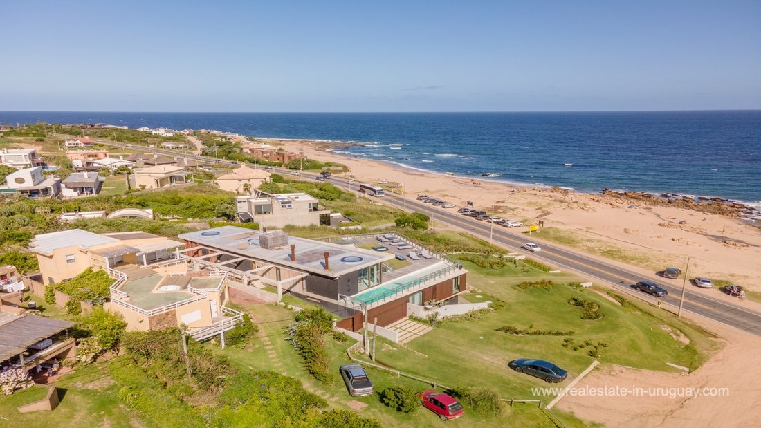 Villa in Manantiales, Maldonado Department, Uruguay 1 - 16624484