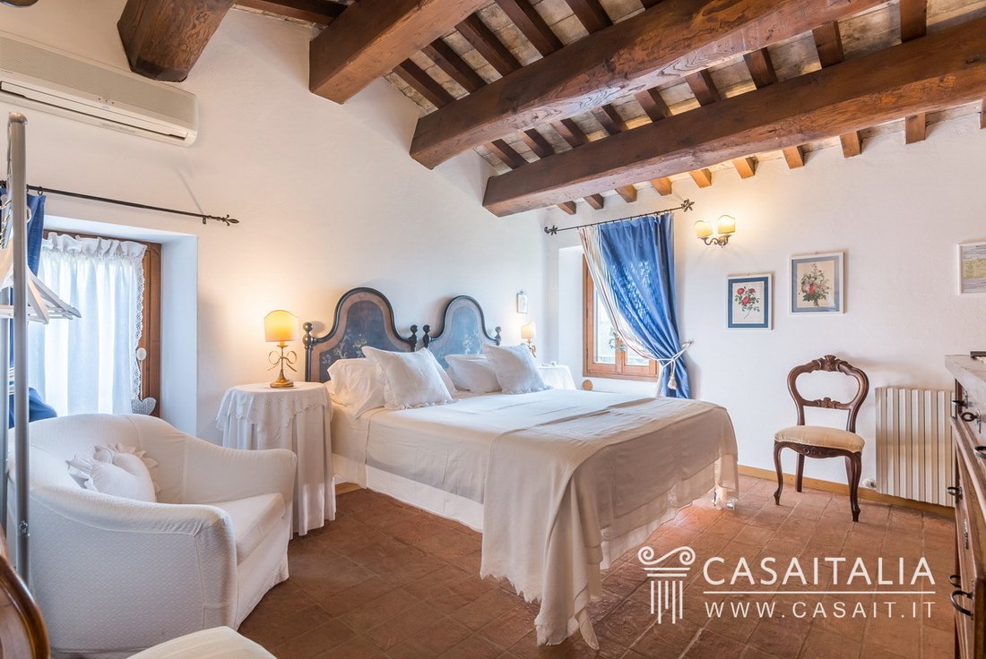 Villa in Saludecio, Emilia-Romagna, Italy 4 - 16627864
