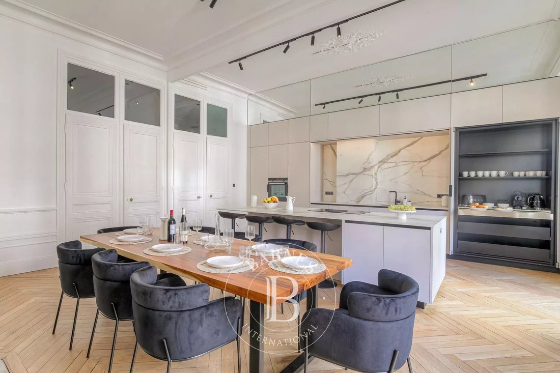 Apartment in Croix Rousse-Centre, Lyon 4e Arrondissement, Lyon 2 - 16623618