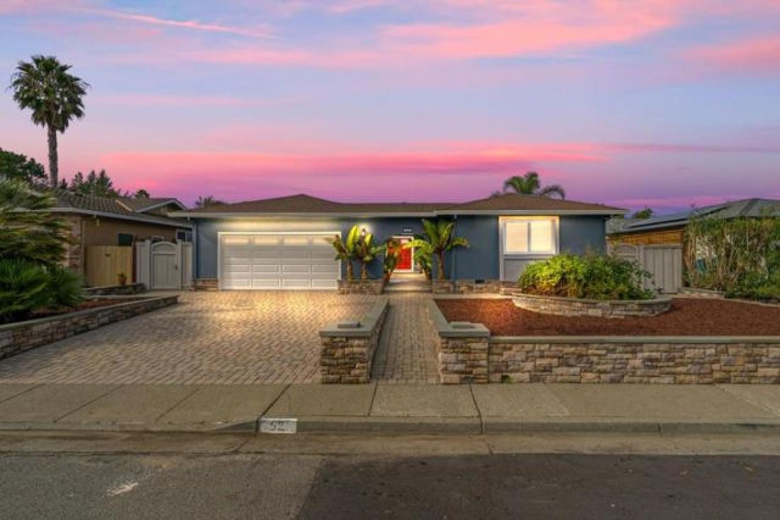 House in Petaluma, California, United States 1 - 16627770