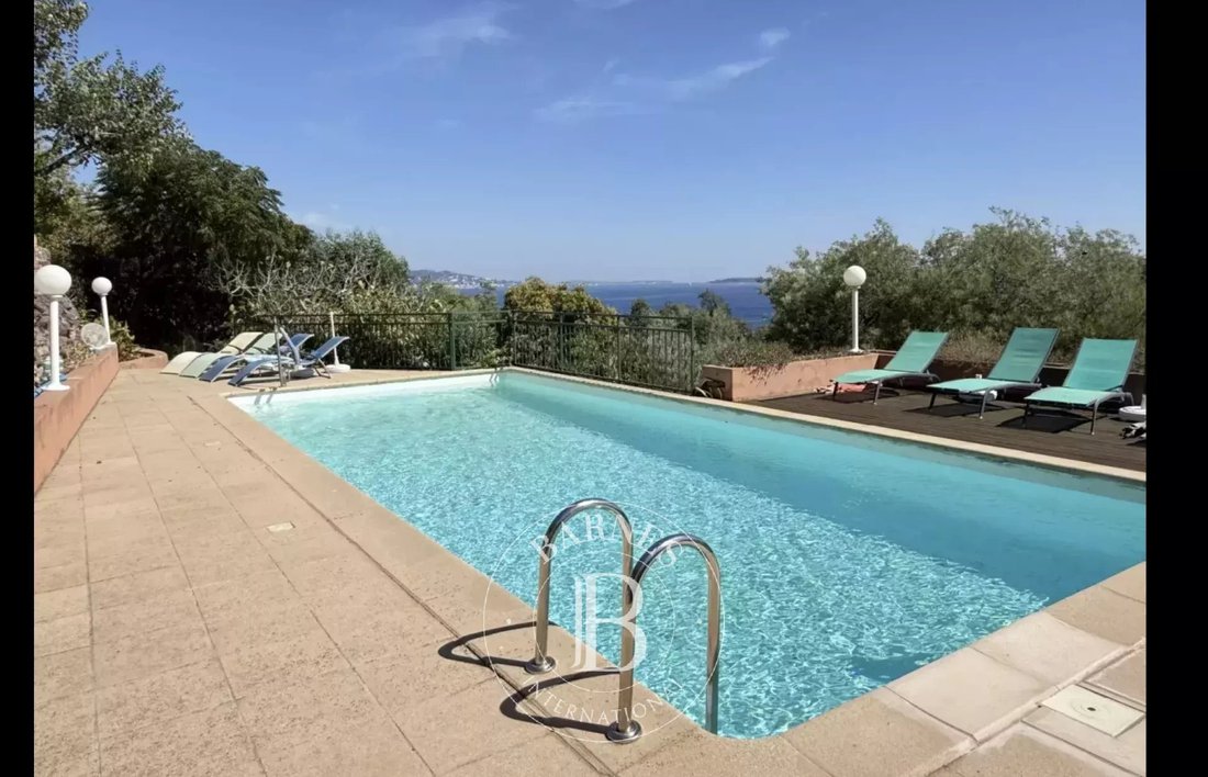 Villa in Théoule-sur-Mer, Provence-Alpes-Côte d'Azur, France 2 - 16623184