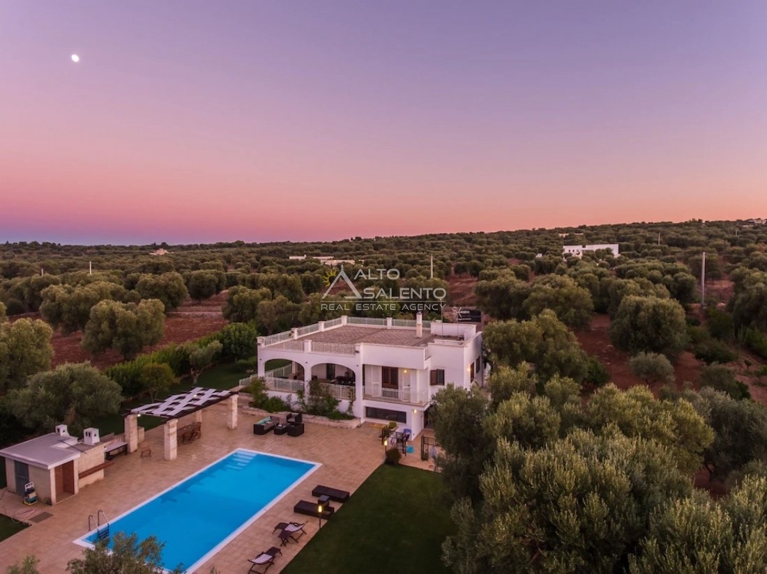 Villa en Carovigno, Apulia, Italia 3 - 16624169