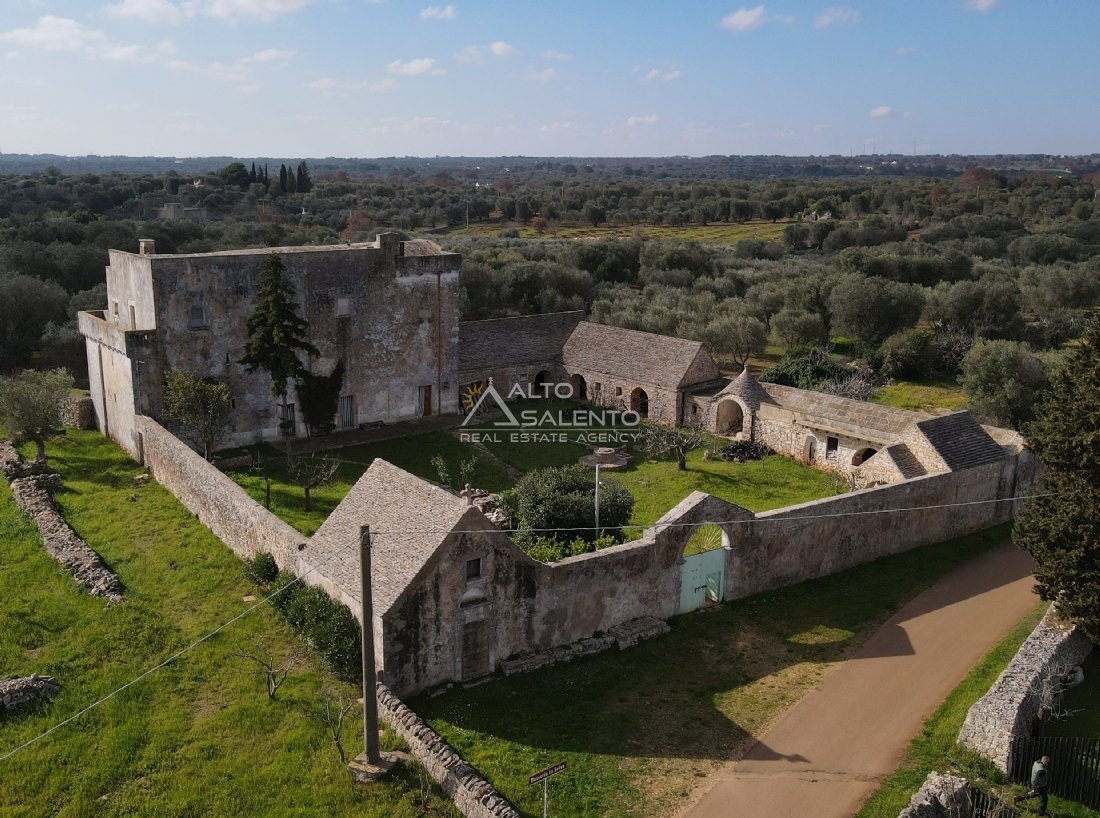 Estate in Ceglie Messapica, Apulia, Italy 2 - 16624469