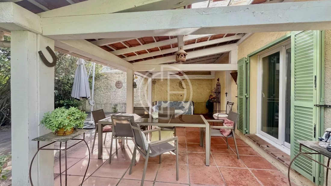 Villa in Croix des Gardes, Cannes, France 2 - 16625279