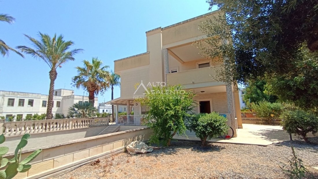 Villa in Selva di Fasano, Apulia, Italy 2 - 16624529
