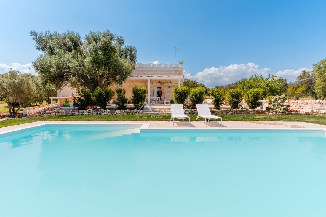 Estate in Carovigno, Apulia, Italy 1 - 16623921