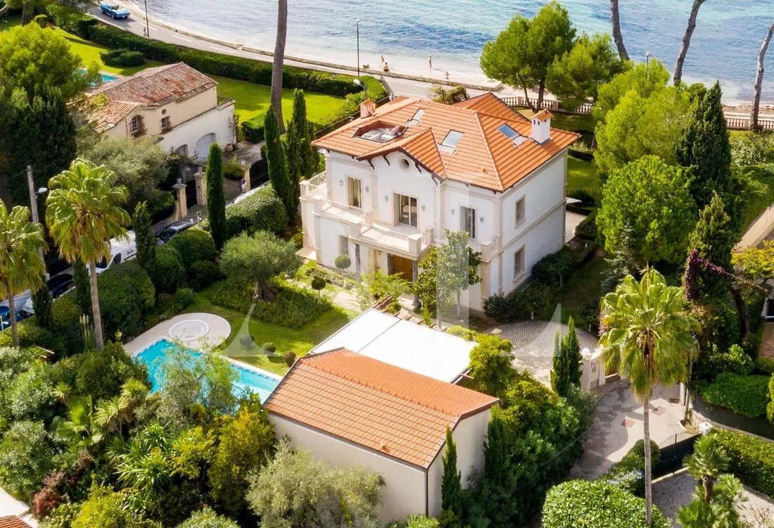 Villa in French Riviera, Provence-Alpes-Côte d'Azur, France 1 - 16622785