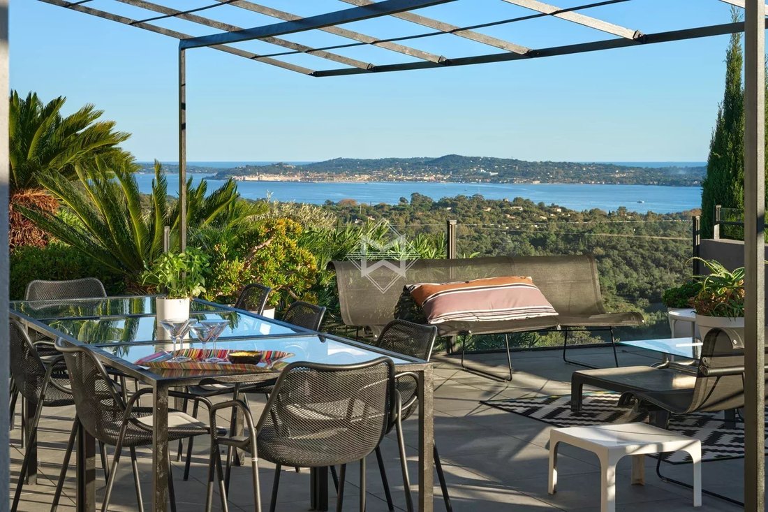 Villa in Grimaud, Provence-Alpes-Côte d'Azur, France 1 - 16623217