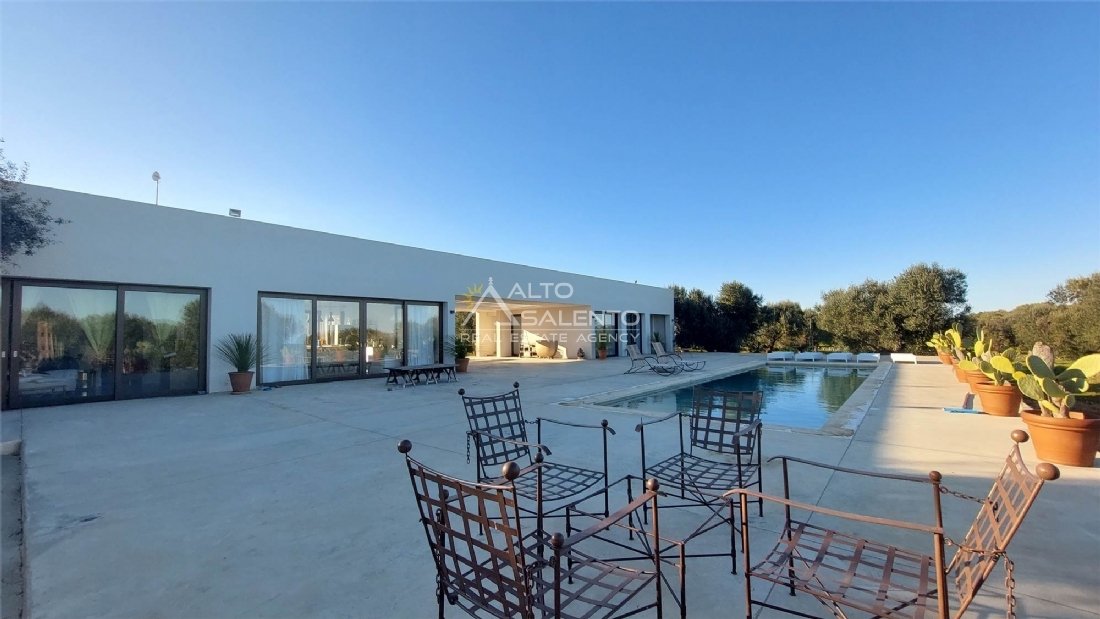 Villa en Carovigno, Apulia, Italia 1 - 16624534
