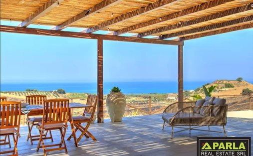 Villa in Ribera, Sicily, Italy 1