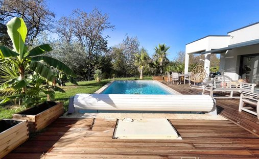 The Aristocratic Chateau Of Beechwood