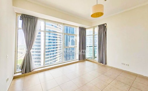 Apartment in JLT / Jumeirah Lakes Towers, Dubai, United Arab Emirates 1