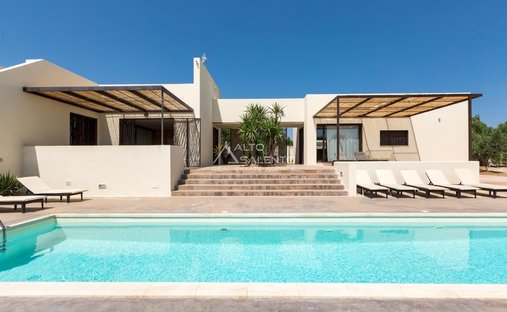 Villa a Centro, Carovigno, Puglia 1