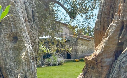Country House in Castiglione del Lago, Umbria, Italy 1