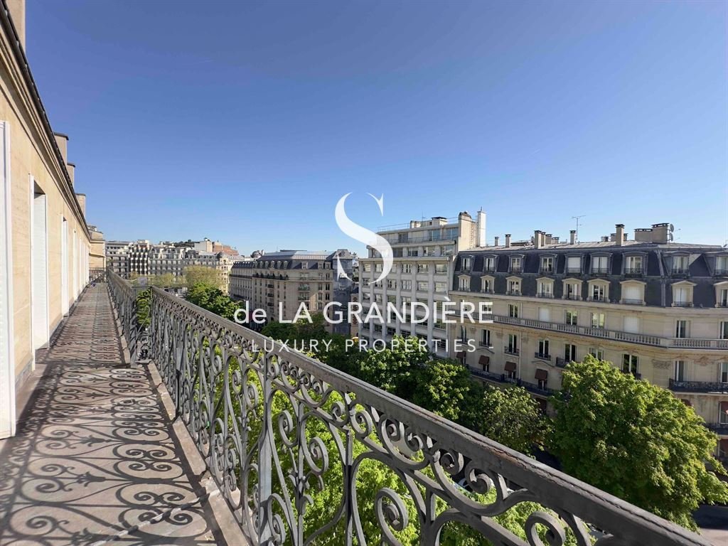 Apartment in Triangle d'Or, Paris 8e Arrondissement, Paris 3 - 16622798