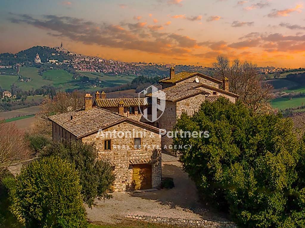 Country House in Todi, Umbria, Italy 3 - 16622927