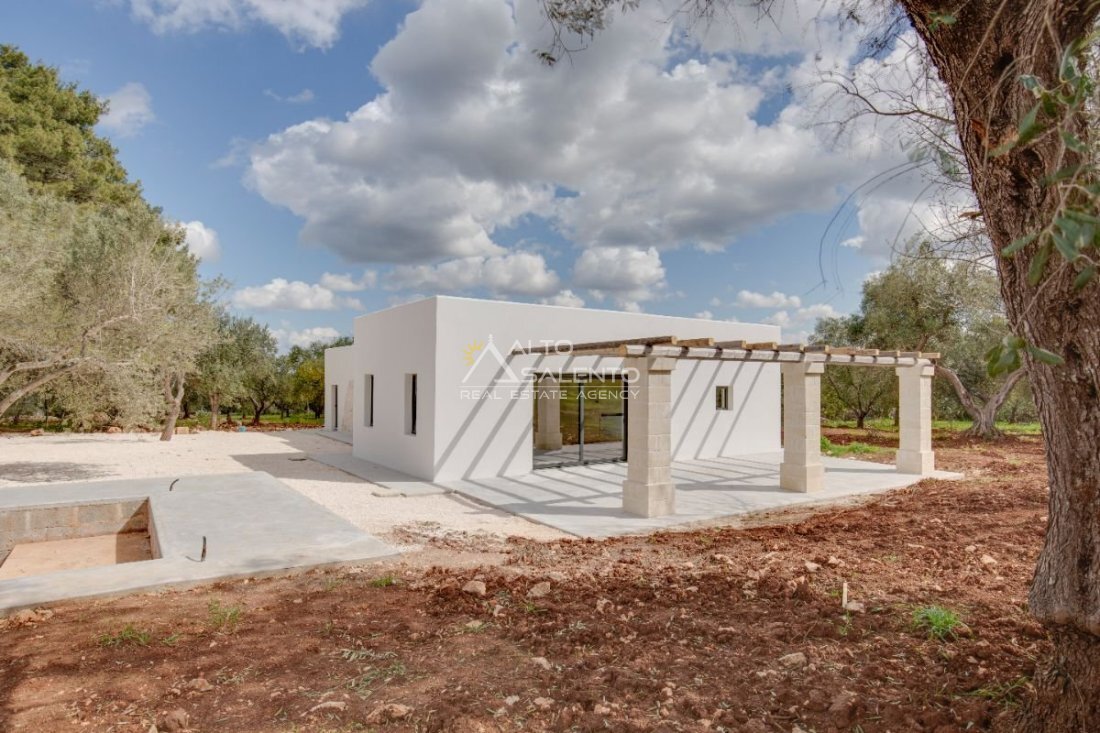 Villa in Ceglie Messapica, Apulia, Italy 2 - 16624592