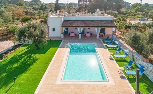 Villa in Ceglie Messapica, Apulia, Italy 1