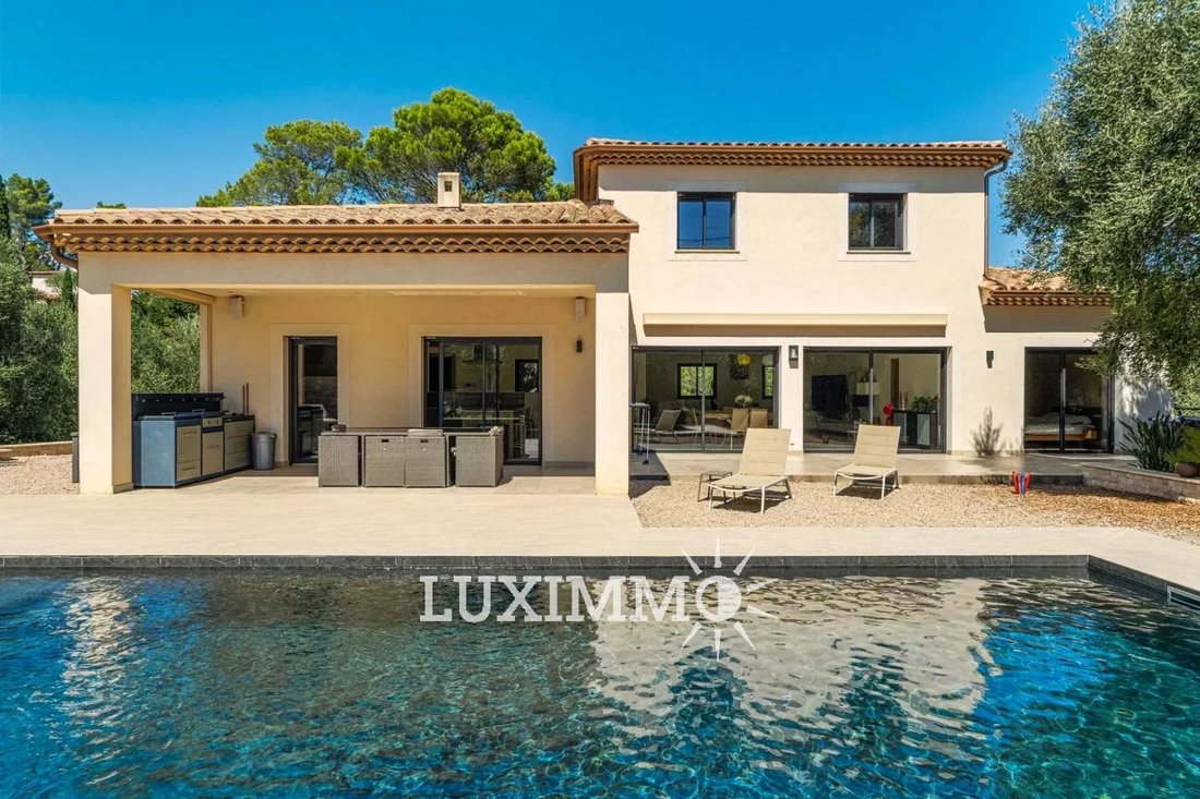 Villa in Mougins, Provence-Alpes-Côte d'Azur, France 1 - 16623125