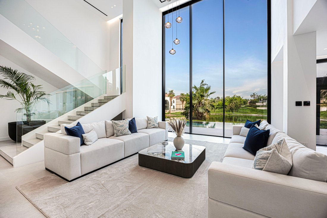 Villa in JLT / Jumeirah Lakes Towers, Dubai, United Arab Emirates 3 - 16627072