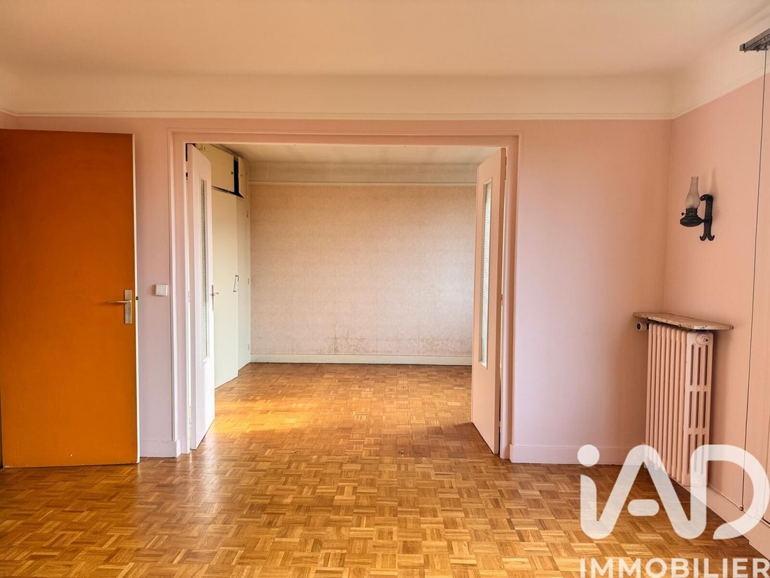 House in Chatou, Ile-de-France, France 4 - 16624962