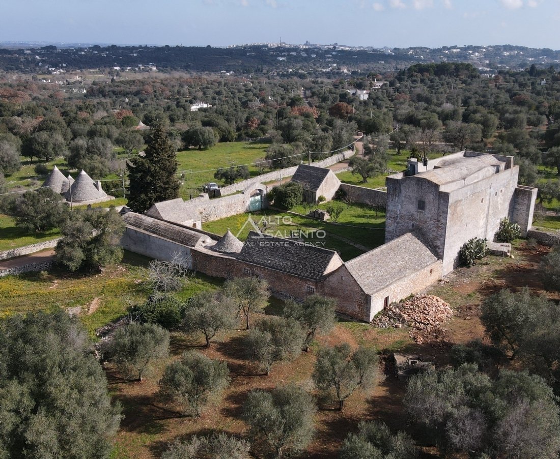 Estate in Ceglie Messapica, Apulia, Italy 4 - 16624469