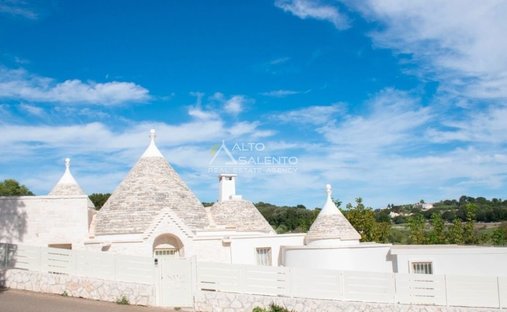 Country House in Locorotondo, Apulia, Italy 1