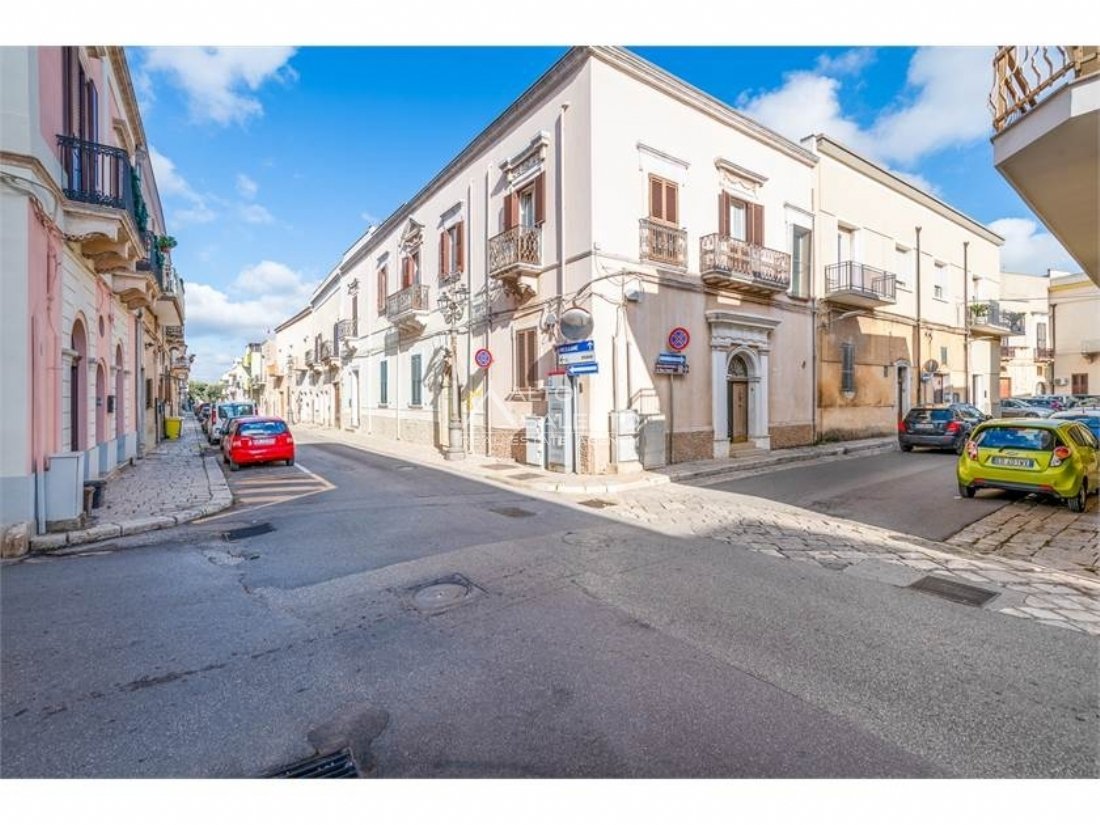 Estate in Latiano, Apulia, Italy 1 - 16624585
